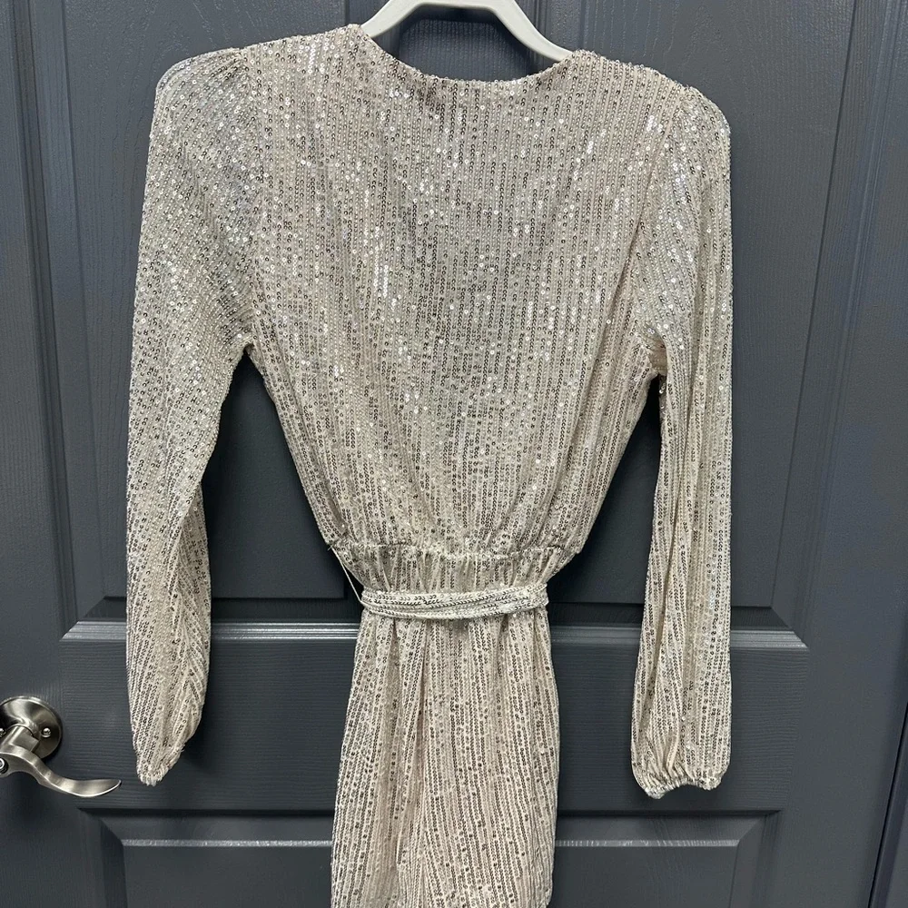 City Lux Sequin Romper. Size small. Never worn. Silver rosy gold sequins. - Picture 4 of 5